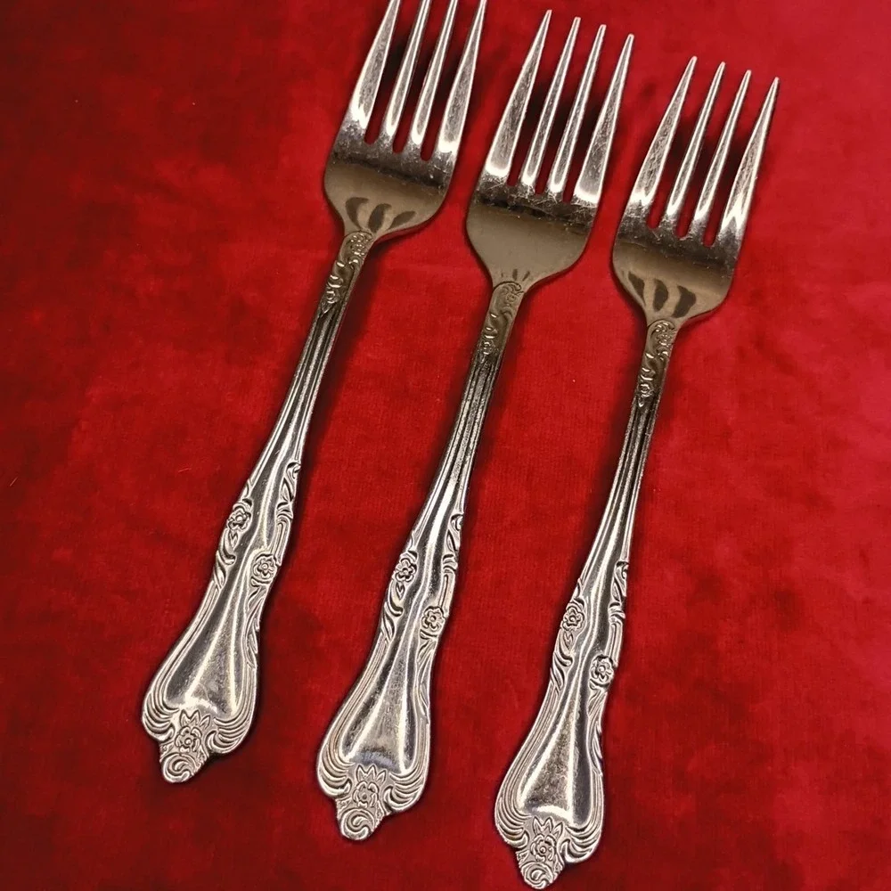 3 Salad Forks Oneida AZALEA Stainless Flatware 6 3/4
